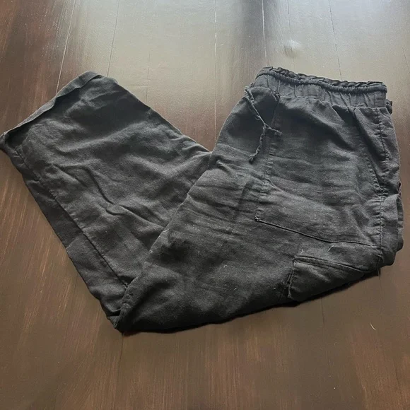 Time and Tru Women’s Black Cargo Pants - Picture 2 of 6